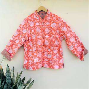 Veste d'hiver matelassée faite à la main pour femmes manteau réversible confortable coton imprimé à la main en gros pour les filles - Product Image 1