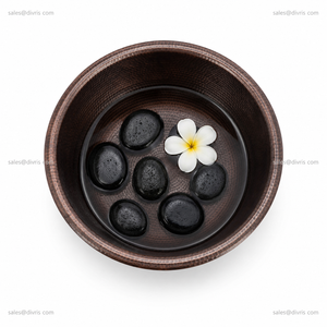 Bol de pédicure rond en cuivre artisanal avec texture martelée, drainage sans tuyauterie, siège et dossier fixes pour salon et spa - Product Image 5