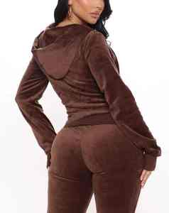 Ensemble de survêtement en molleton 2 pièces pour femme, hiver 2026, uni, avec logo brodé personnalisé et strass en forme de diamant sur le devant, 100% coton - Product Image 6
