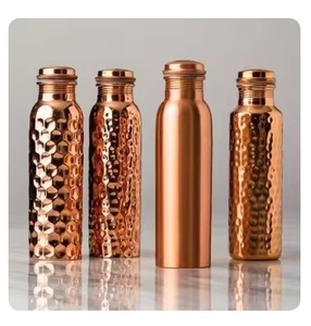 Bouteille en cuivre sans fuite fabriquée à la main pour la santé et le bien-être style de vie disponible différents modèles et tailles à bas prix - Product Image 4