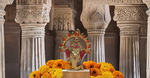 Estatua colgante de pared de aluminio Ganesha Idol para decoración del hogar Decoración de puerta o regalo para alguien - Product Image 3