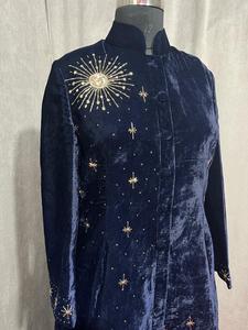 Abrigo Largo Celestial Azul Marino de Terciopelo con Diseño Bordado a Mano, Decoración de Diamantes, Forro de Lana para Invierno, Patrón 3D Formal, Modal Informal - Product Image 6