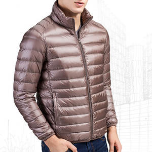 Chaqueta de Invierno Personalizada OEM para Hombre, Chaqueta Acolchada de Lona Bordada, Color Taupe Metálico, Ultraligera, Aislada, Impermeable, con Capucha, para Exteriores - Product Image 1