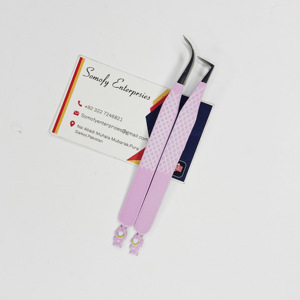 2025 personnalisable Logo imprimé ours conception en acier inoxydable pince à cils professionnelle antistatique Durable précision cils - Product Image 4