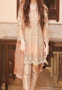 KURTA เย็บปักถักร้อยหนักกับชุดกางเกงประดับประดาด้วยลูกปัดแก้วคริสตัลที่สวยงาม DABKA ทำงานสำหรับงานปาร์ตี้-สวมใส่/แต่งงาน @ 2022 - Product Image 2