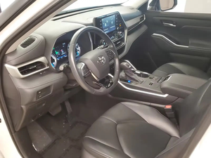 Toyota Highlander XLE AWD 2021 Usado en Excelentes Condiciones, Volante a la Izquierda, Asientos de Cuero, Cámara Trasera, Auto Usado en Venta - Product Image 4