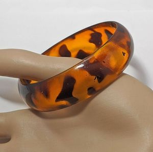 กำไลข้อมือเรซินที่ทันสมัยสำหรับสวมใส่ทุกวัน - Product Image 5