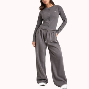 Ensemble de survêtement décontracté pour femmes, haut à manches longues en polaire doux et pantalon à taille élastique pour vêtements de sport, vente en gros - Product Image 3