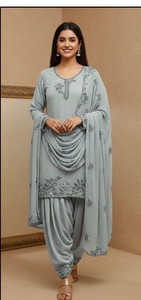 Dhwaja Export – Nouveauté : Ensemble pakistanais décontracté pour femme en georgette épaisse brodée, séchage rapide, idéal pour la vente en gros - Product Image 2