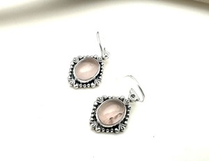 Pendientes clásicos, joyería para mujer, joyería de estilo bohemio de plata, Plata de Ley 925, piedras preciosas de cuarzo rosa, pendientes hechos a mano, regalo - Product Image 1
