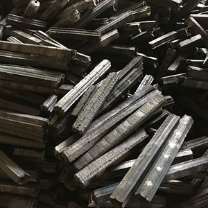 Briquettes de charbon de bois pour barbecue à longue combustion à haute teneur en calories Sciure de bois hexagonale fabriquée à partir de bois dur sans fumée du Vietnam - Product Image 1