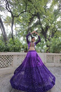 NEW Women's GOWNS BANDHANI PRINT WORK with KUTCH GAMTHI REGULAR REVERSIBLE CASUAL All Seasons Wedding/Diwali - Product Image 2