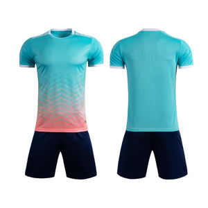 Tenue de football personnalisée par sublimation 100 % polyester écologique – Commandes en gros acceptées – Vêtements de football en gros - Product Image 3
