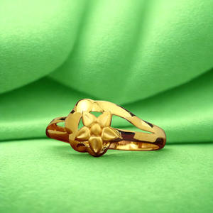 แหวนทองรูปดอกไม้หกกลีบแบบคลาสสิก |   ดีไซน์ทันสมัย น้ำหนักเบาเพียง 2 กรัม เหมาะสำหรับสวมใส่ในชีวิตประจำวัน |   เครื่องประดับทองคำสีเหลืองสำหรับผู้หญิง - Product Image 5