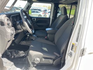 Jeep Wrangler Rubicon V6 3.6L 4WD 2024 Usado en Buen Estado - Product Image 4