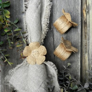 Anneau de serviette en rotin artisanal avec motif floral pour la décoration de table bohème et l'arrangement festif des repas en provenance d'Inde - Product Image 2