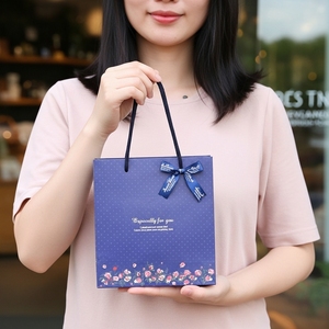 Bolsa de Papel Biodegradable Personalizada Más Vendida de Wins con Logotipo Impreso en Cinta para Promoción en Supermercados y Uso en Exposiciones - Product Image 6