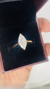 HA IMPEX 2.52 Ct EVVS2 Marquise Lab Diamant IGI Certifié Bague de Fiançailles 14KT Or Canal Réglage Fine Jewelry - Product Image 2