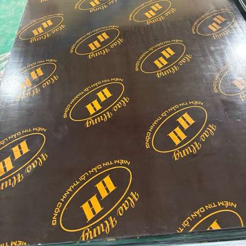 Vietnamese Supplier's Eco-Friendly Melamine Board Film Faced Plywood 8x4 Size 12mm-28mm Thickness Construction E1 Formaldehyde