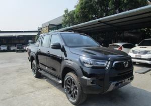 Hilux Revo Rocco Smart Cab 2023, 2.8L Diésel, 4x4, Transmisión Automática, Vehículo Usado de Alto Valor - Product Image 2