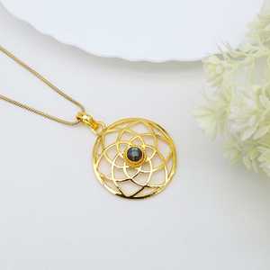 Collar con Colgante de Oro de Diseño Único, Joyería Boho de Latón para Mujer, Chapado en Oro de 18k, Geometría Sagrada, Labradorita, Mandala, Venta al por Mayor/OEM - Product Image 5