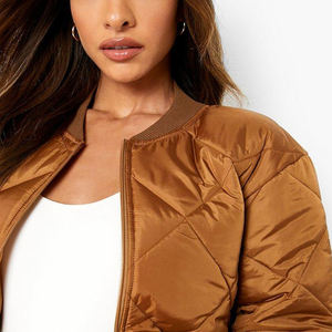 Gran oferta, chaqueta acolchada de satén de Invierno para mujer, chaqueta universitaria de bombardero de satén con cremallera y cuello de pico para mujer, tarifa al por mayor - Product Image 6