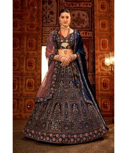 Lehengacholi ผ้ากำมะหยี่พิมพ์ลายสำหรับเจ้าสาวในงานแต่งงานสำหรับผู้หญิง - Product Image 4