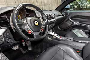 Auto Deportivo 2023 F12 8L, Gasolina de Aspiración Natural, Automático, 400 CV, 6 Bolsas de Aire, Techo Panorámico, Asientos de Cuero Oscuros, Manual/Copiloto - Product Image 5