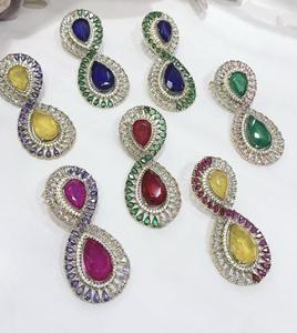 Boucles d'oreilles de luxe de la meilleure qualité, finition argentée, pierres semi-précieuses, look élégant, collections pour femmes et filles, pour les mariages - Product Image 2