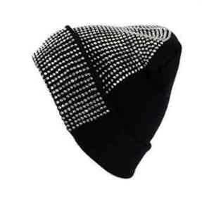 Gorro Elegante con Diseño de Cristales Brillantes, Tejido Cálido y Textura Suave y Cómoda, Perfecto para Clima Frío - Product Image 5