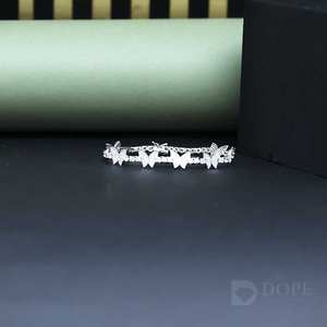 Pulsera de diamantes mariposa para mujer en oro macizo de 18kt con diseño exclusivo y para cada destino - Product Image 2