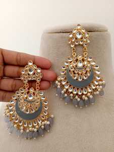 Pendientes de araña de latón hechos a mano de primera calidad imitación rodio plateado forma de luna estilo lindo para mujeres y niñas - Product Image 5