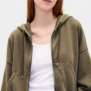 เสื้อฮู้ดสตรีแนวสตรีทแฟชั่น สำหรับผู้ซื้อจำนวนมาก แขนยาว บริการ OEM ออกแบบพร้อมกระเป๋าข้าง และดีไซน์ฮู้ดปรับได้ - Product Image 2