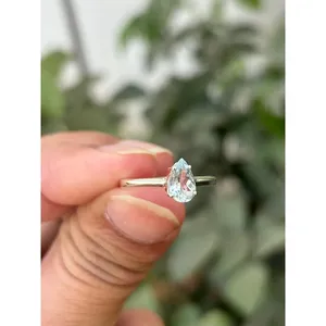 Bague de mariage classique en argent sterling 925 plaqué rhodium avec aquamarine naturelle taille poire, sertie à griffes, 0,85 carat, faite à la main - Product Image 2