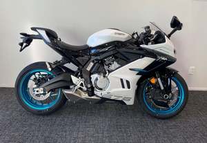 Prix réduit CFMotos 675SR-R 675SR-R 2025 Disponible pour l'expédition dans le monde entier - Product Image 4