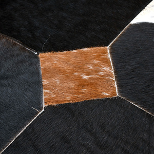 พรมหนังวัวงานเย็บปะทำด้วยมือมีหลายขนาดให้เลือก - Product Image 5