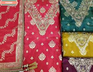 Costumes traditionnels indiens en soie brodés à la main, non cousus, de style moderne pour femmes, pour les fêtes, style avant-gardiste - Product Image 1