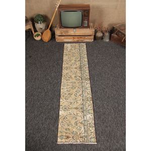 พรมวินเทจขนาดเล็ก 1.9x7.7 ฟุต พรมตุรกีสีเขียวลายเรขาคณิตพร้อมลวดลายดอกไม้ - Product Image 1