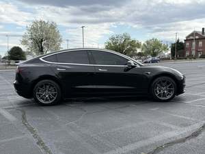 Tesla Model 3 Long Range RWD 2018, Autonomía NEDC de 501-600 km, Batería de 110 kWh, Potencia de 300 kW, Torque de 400-500 Nm - Product Image 3