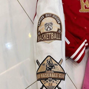 Veste universitaire pour femme, matelassée, broderie sur le devant, manches longues, bouton, bomber court, décontractée, baseball, streetwear, doublure en coton - Product Image 5