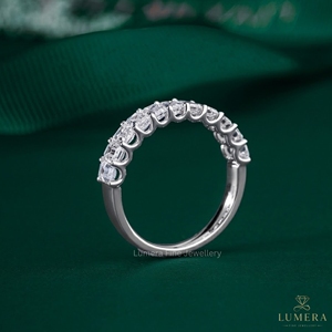 Anillo de Diamante Cultivado en Laboratorio con Certificación IGI de Alta Gama, Corte Esmeralda, Oro de 9K y 18K, Joyería de Lujo Unisex para Boda y Compromiso, Lumera Fine - Product Image 3