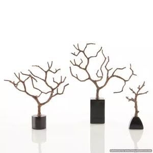 Elegante escultura de árbol de la vida en tono plateado de aluminio sobre base de madera de mango - Product Image 1