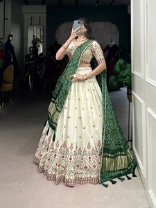 Vêtements indiens et pakistanais tendance, Khadi Elegance, coton intemporel, sequins et broderie au fil - Product Image 3