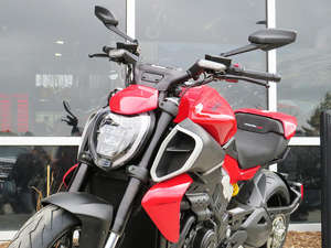 Nouvelles motos Ducati Diavel V4 Performances 2025 – Ventes authentiques - Product Image 5