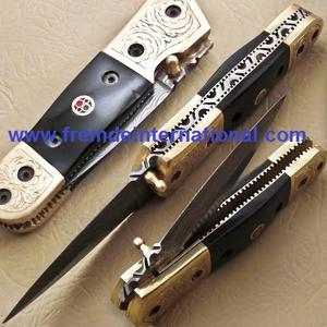 Cuchillo plegable de acero de Damasco y refuerzo grabado en latón Cuchillo plegable de bolsillo hecho a mano - Product Image 2