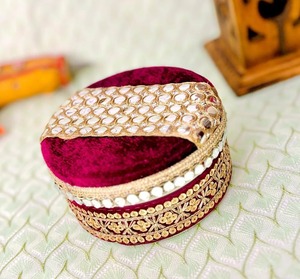 Cajas Laddu planas de terciopelo decorativas Regalo elegante, funcional y hecho a mano Favores indios perfectos para regalos de matrimonio y Mehndi - Product Image 2