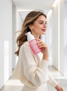 Suero hidratante para el cuerpo con brillo íntimo para mujeres, suero suavizante para la piel de marca privada, botella y empaque con logotipo personalizado OEM - Product Image 2