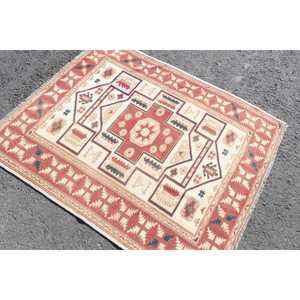 พรมตุรกี, พรมวินเทจขนาด 4x4.8 ฟุต, พรมขนสัตว์ลายสัตว์สีแดง - Product Image 2