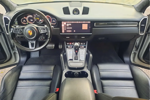 LISTO PARA CONDUCIR - USADO, VOLANTE A LA IZQUIERDA |   Porsche Cayenne Turbo S E-Hybrid 2020 - Product Image 4