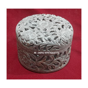 Boîtes à bijoux en pierre ollaire naturelle de forme ronde avec un design floral sculpté, pour les fêtes de Diwali et de Ramadan - Product Image 1